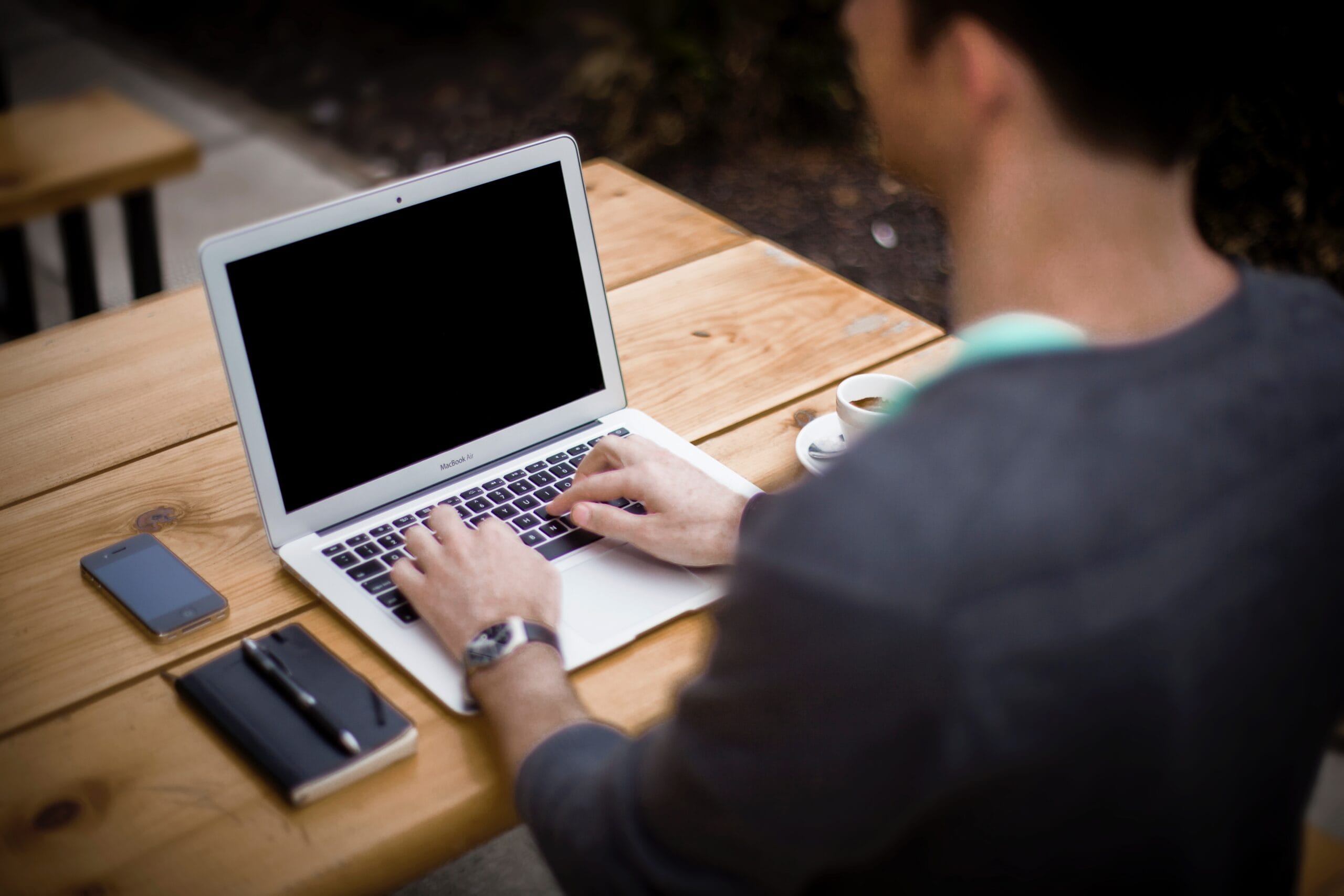 Daily Writing Habits For Bloggers: Consistent Blogging Made Easy 